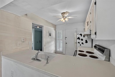 GREAT VALUE!!! ONE OF THE LOWEST PRICED PER SQ/FT!!! PRICED TO on Wynmoor Golf Course in Florida - for sale on GolfHomes.com, golf home, golf lot