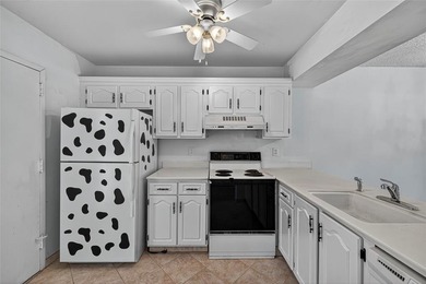 GREAT VALUE!!! ONE OF THE LOWEST PRICED PER SQ/FT!!! PRICED TO on Wynmoor Golf Course in Florida - for sale on GolfHomes.com, golf home, golf lot