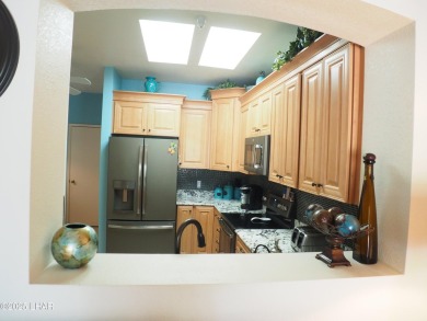 Great all downstairs condo with no one above you by Rotary Park on London Bridge Golf Course in Arizona - for sale on GolfHomes.com, golf home, golf lot