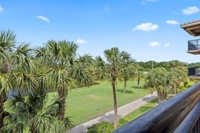 TAKE A LOOK AT THIS SHARP & CONTEMPORARY 3 BEDROOM 2 1/2 BATH on Gator Trace Golf and Country Club in Florida - for sale on GolfHomes.com, golf home, golf lot
