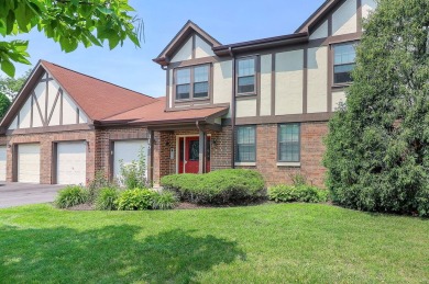 Bright and light open floor plan with vaulted ceiling height for on Bloomingdale Golf Club in Illinois - for sale on GolfHomes.com, golf home, golf lot