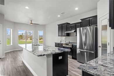 STUNNING 4 BEDROOM / 2 BATH 1,882 SQFT GOLF COURSE HOME!!! Come on Valle Vista Golf Course in Arizona - for sale on GolfHomes.com, golf home, golf lot