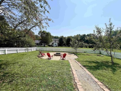 Beautifully Maintained 3-Bedroom Home in Central Bloomington on Bloomington Country Club in Indiana - for sale on GolfHomes.com, golf home, golf lot