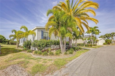 Under contract-accepting backup offers. Three bedroom 2005 Palm on Maple Leaf Golf and Country Club in Florida - for sale on GolfHomes.com, golf home, golf lot