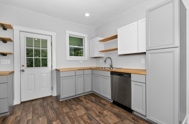 Welcome to this beautifully updated 2 bed (possible 3 bed, home on Twin Oaks Golf and Plantation Club in Kentucky - for sale on GolfHomes.com, golf home, golf lot