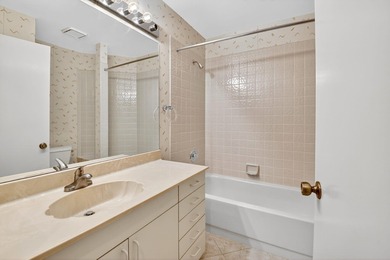 Charming 3 bedroom 2 bath villa on a quiet cul-de-sac. Stunning on  in Florida - for sale on GolfHomes.com, golf home, golf lot