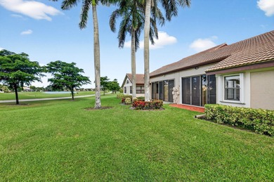 Charming 3 bedroom 2 bath villa on a quiet cul-de-sac. Stunning on  in Florida - for sale on GolfHomes.com, golf home, golf lot