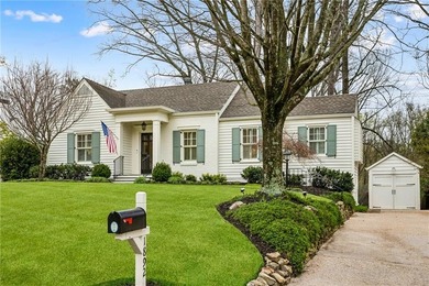 Come live near the Beltline and Tanyard Creek Park in sought on Bobby Jones Golf Club in Georgia - for sale on GolfHomes.com, golf home, golf lot