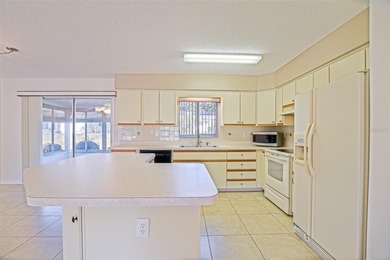 Under contract-accepting backup offers. This is a Spruce Creek on The Links of Spruce Creek in Florida - for sale on GolfHomes.com, golf home, golf lot