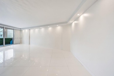 Spacious 2-bed, 2-bath condo in the heart of Inverrary! This on Inverrary Country Club in Florida - for sale on GolfHomes.com, golf home, golf lot