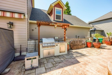 Impressive Resort style living in the Echos of the Ponderosa on Eagle Point Golf Course in Oregon - for sale on GolfHomes.com, golf home, golf lot