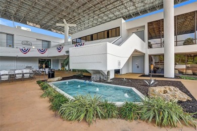 Spacious 2-bed, 2-bath condo in the heart of Inverrary! This on Inverrary Country Club in Florida - for sale on GolfHomes.com, golf home, golf lot
