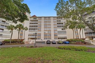 Spacious 2-bed, 2-bath condo in the heart of Inverrary! This on Inverrary Country Club in Florida - for sale on GolfHomes.com, golf home, golf lot