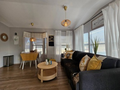 Beautifully updated 1BD 1BA home with an AZ room and office nook on Viewpoint Golf Resort in Arizona - for sale on GolfHomes.com, golf home, golf lot