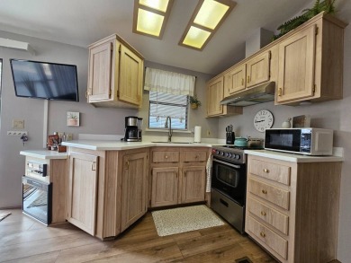 Beautifully updated 1BD 1BA home with an AZ room and office nook on Viewpoint Golf Resort in Arizona - for sale on GolfHomes.com, golf home, golf lot