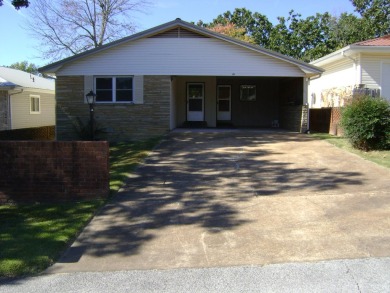 Nice remodeled manor home on the market priced to sell.  It is a on Cedar Glade Golf Course in Arkansas - for sale on GolfHomes.com, golf home, golf lot