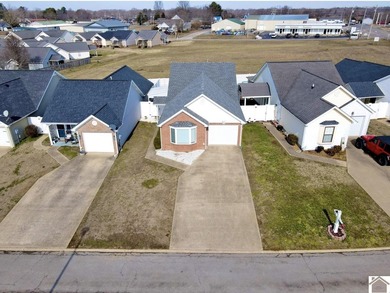This beautifully updated patio home offers the perfect blend of on Arrowhead Golf Club in Kentucky - for sale on GolfHomes.com, golf home, golf lot