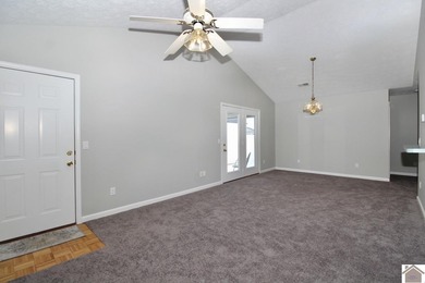 This beautifully updated patio home offers the perfect blend of on Arrowhead Golf Club in Kentucky - for sale on GolfHomes.com, golf home, golf lot