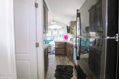 *Golf Cart Included with Acceptable Offer*
Charming 1-Bedroom on London Bridge Golf Course in Arizona - for sale on GolfHomes.com, golf home, golf lot