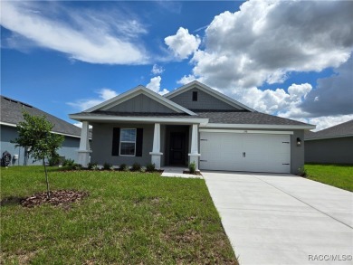 Handsome, inviting, and move-in ready, this 3-bedroom, 2-bath on Twisted Oaks Golf Club in Florida - for sale on GolfHomes.com, golf home, golf lot