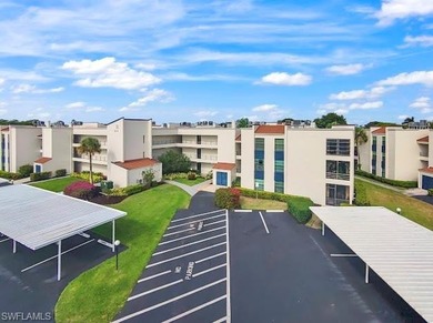 LAKEWOOD GOLF COMMUNITY! AFFORDABLE, THIS WELL MAINTAINED 2 on Lakewood Country Club in Florida - for sale on GolfHomes.com, golf home, golf lot