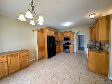 Beautiful custom 4BD/2BA home located just a golf cart ride away on Gatesville Country Club in Texas - for sale on GolfHomes.com, golf home, golf lot