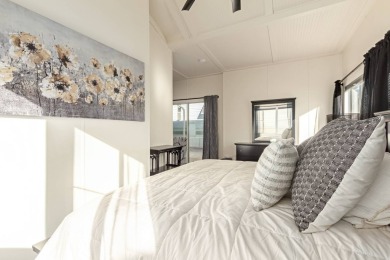 This beautifully updated park model home offers the perfect on Viewpoint Golf Resort in Arizona - for sale on GolfHomes.com, golf home, golf lot