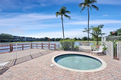 3/3 townhome with 1670 ht sqt ft. in the Pine Island Ridge on Pine Island Ridge Country Club in Florida - for sale on GolfHomes.com, golf home, golf lot