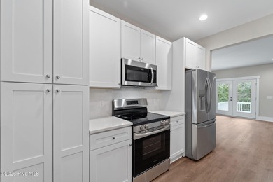 Experience resort-style living in Pinehurst in this on Pinehurst  No. 6 Golf Course in North Carolina - for sale on GolfHomes.com, golf home, golf lot