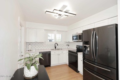 Beautifully remodeled in Sun City south! This charming & on Sun City South Golf Course in Arizona - for sale on GolfHomes.com, golf home, golf lot