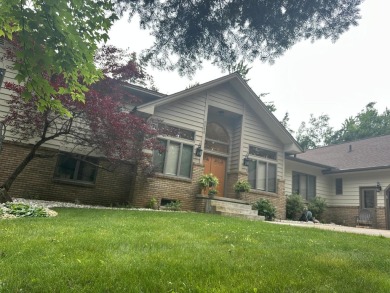 Enjoy golf course living in this comfortable 3 bed, 3 bath home on Michaywe Pines Course in Michigan - for sale on GolfHomes.com, golf home, golf lot