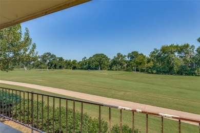 Charming 1 bedroom condo on the 18th fairway of Ridglea Country on Ridglea Golf Course in Texas - for sale on GolfHomes.com, golf home, golf lot