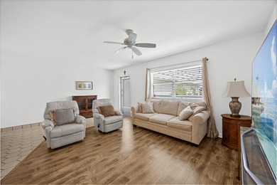 Enjoy comfort and convenience in this well-maintained 1 bed, 1 on Kings Point Golf - Executive in Florida - for sale on GolfHomes.com, golf home, golf lot