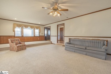 Smithfields - This 3-bedroom, 2 1/2 bath all-brick one level on Smithfields Country Club in South Carolina - for sale on GolfHomes.com, golf home, golf lot