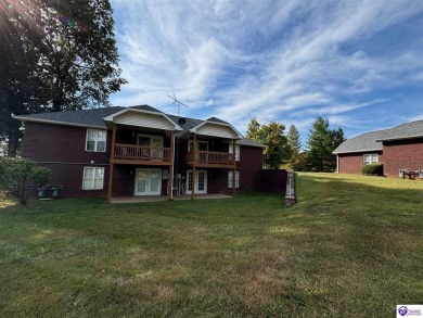 Welcome to this delightful 2-bedroom, 2-bath patio home on Hillcrest Country Club in Kentucky - for sale on GolfHomes.com, golf home, golf lot