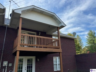 Welcome to this delightful 2-bedroom, 2-bath patio home on Hillcrest Country Club in Kentucky - for sale on GolfHomes.com, golf home, golf lot