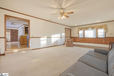 Smithfields - This 3-bedroom, 2 1/2 bath all-brick one level on Smithfields Country Club in South Carolina - for sale on GolfHomes.com, golf home, golf lot