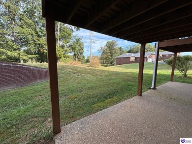 Welcome to this delightful 2-bedroom, 2-bath patio home on Hillcrest Country Club in Kentucky - for sale on GolfHomes.com, golf home, golf lot