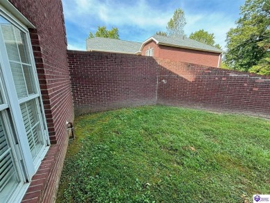 Welcome to this delightful 2-bedroom, 2-bath patio home on Hillcrest Country Club in Kentucky - for sale on GolfHomes.com, golf home, golf lot