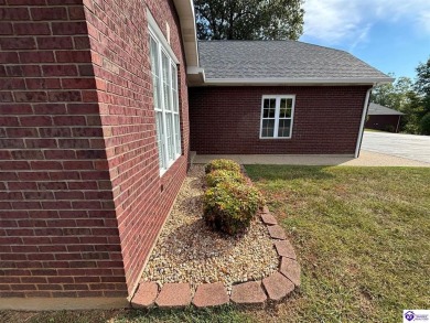 Welcome to this delightful 2-bedroom, 2-bath patio home on Hillcrest Country Club in Kentucky - for sale on GolfHomes.com, golf home, golf lot