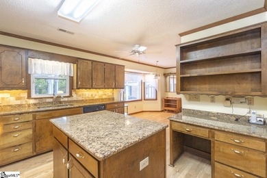 Smithfields - This 3-bedroom, 2 1/2 bath all-brick one level on Smithfields Country Club in South Carolina - for sale on GolfHomes.com, golf home, golf lot