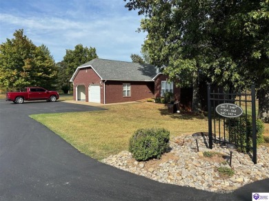 Welcome to this delightful 2-bedroom, 2-bath patio home on Hillcrest Country Club in Kentucky - for sale on GolfHomes.com, golf home, golf lot