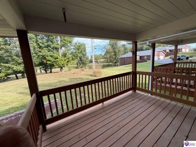 Welcome to this delightful 2-bedroom, 2-bath patio home on Hillcrest Country Club in Kentucky - for sale on GolfHomes.com, golf home, golf lot