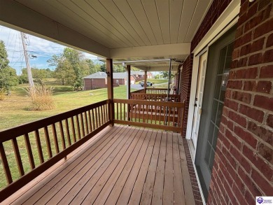 Welcome to this delightful 2-bedroom, 2-bath patio home on Hillcrest Country Club in Kentucky - for sale on GolfHomes.com, golf home, golf lot