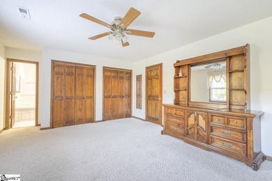 Smithfields - This 3-bedroom, 2 1/2 bath all-brick one level on Smithfields Country Club in South Carolina - for sale on GolfHomes.com, golf home, golf lot