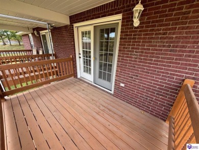 Welcome to this delightful 2-bedroom, 2-bath patio home on Hillcrest Country Club in Kentucky - for sale on GolfHomes.com, golf home, golf lot