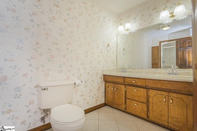 Smithfields - This 3-bedroom, 2 1/2 bath all-brick one level on Smithfields Country Club in South Carolina - for sale on GolfHomes.com, golf home, golf lot