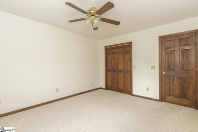 Smithfields - This 3-bedroom, 2 1/2 bath all-brick one level on Smithfields Country Club in South Carolina - for sale on GolfHomes.com, golf home, golf lot