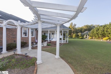 Smithfields - This 3-bedroom, 2 1/2 bath all-brick one level on Smithfields Country Club in South Carolina - for sale on GolfHomes.com, golf home, golf lot
