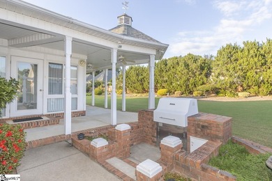 Smithfields - This 3-bedroom, 2 1/2 bath all-brick one level on Smithfields Country Club in South Carolina - for sale on GolfHomes.com, golf home, golf lot